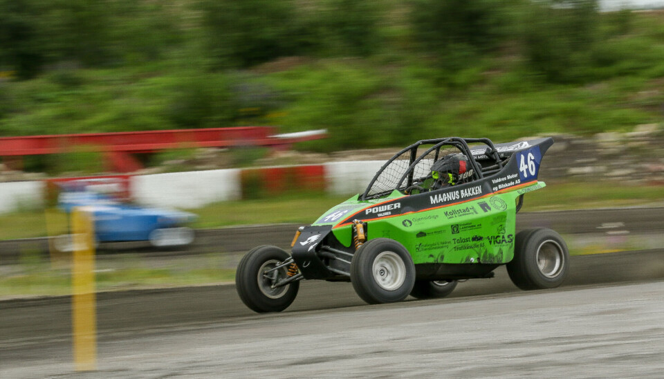 Magnus Bakken spiste seg innpå i kampen om ledelsen i norgescupen i duell mot mesterskapsrival Håkon Prestrud.