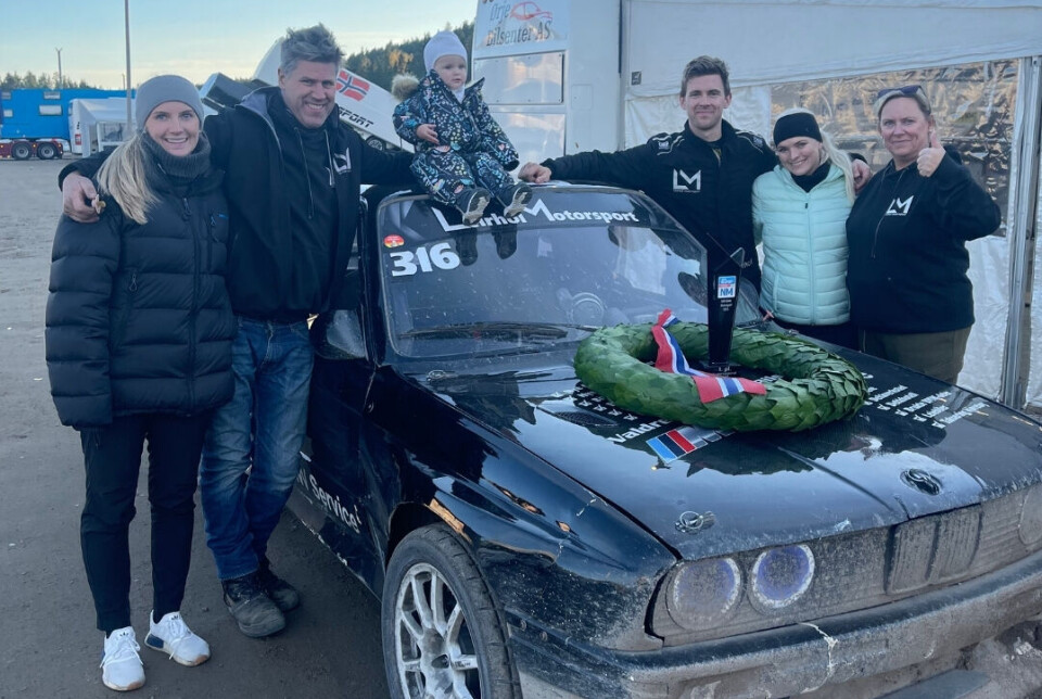 Hele familien er med på lasset når Leirhol Motorsport er i aksjon i bilcross og rallycross. Her kun et lite utvalg av de engasjerte familiemedlemmene.