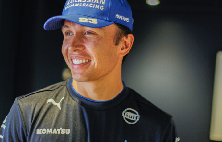 Alexander Albon mener dagens situasjon i regn ikke er til å leve med.