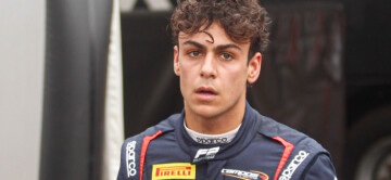 Arvid Lindblad etter hovedløpet i Formel 2 på Hungaroring, 2025.