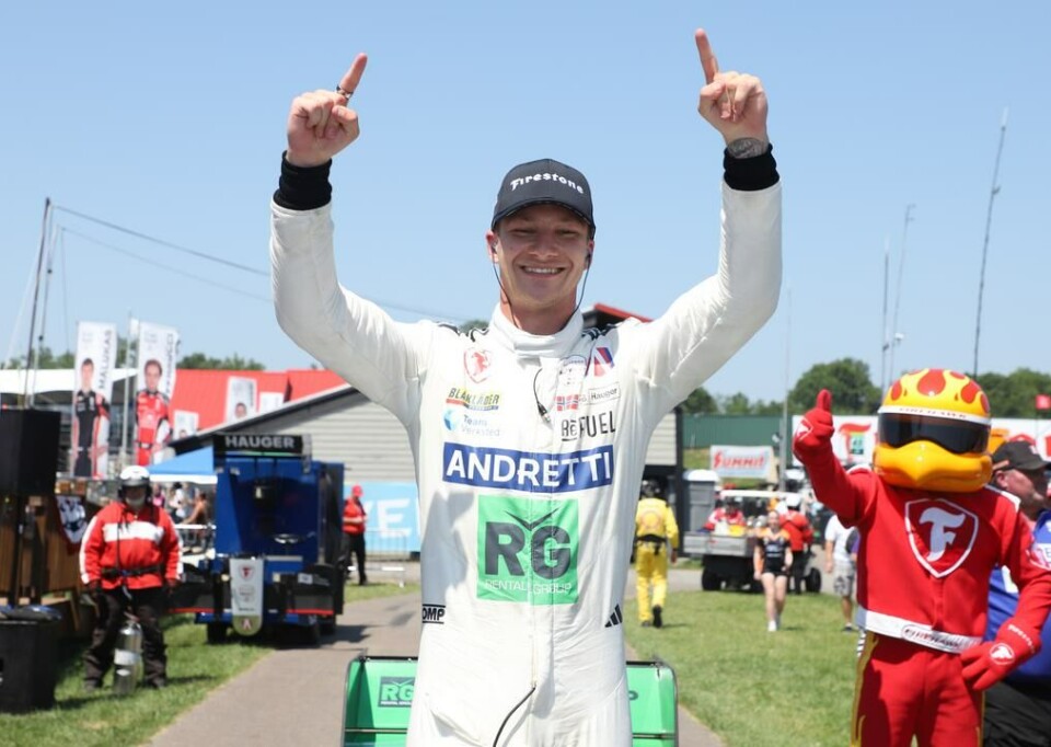 Dennis Hauger har hatt en eventyrlig sesong, selv om det buttet imot den forrige løpshelgen. Fortsatt er IndyCar-framtiden usikker, men nå får han støtte også fra den soleklare mesterskapslederen.