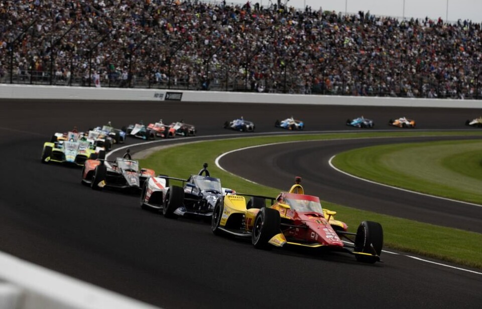 Alex Palou har blitt IndyCar-sirkusets soleklare skyteskive etter å ha dominert årets sesong fullstendig. Samtidig ser han ingen grunn til å sikte høyere, eksempelvis mot Formel 1. For han er det å nå IndyCar og gjøre suksess der enda mer attraktivt enn å forsøke seg i Formel 1.