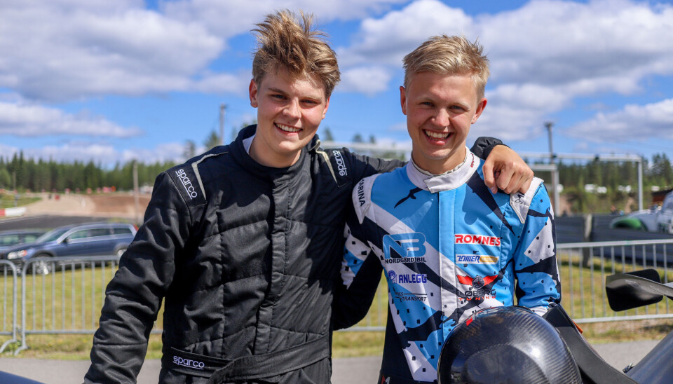 Henrik Tandberg Håkonsen er den eneste som kan frarøve Johannes Rafoss norgescuptittlene for juniorer. For Rafoss skal nemlig kjøre Supercar denne helgen, og har 28 poeng å tape til Håkonsen.