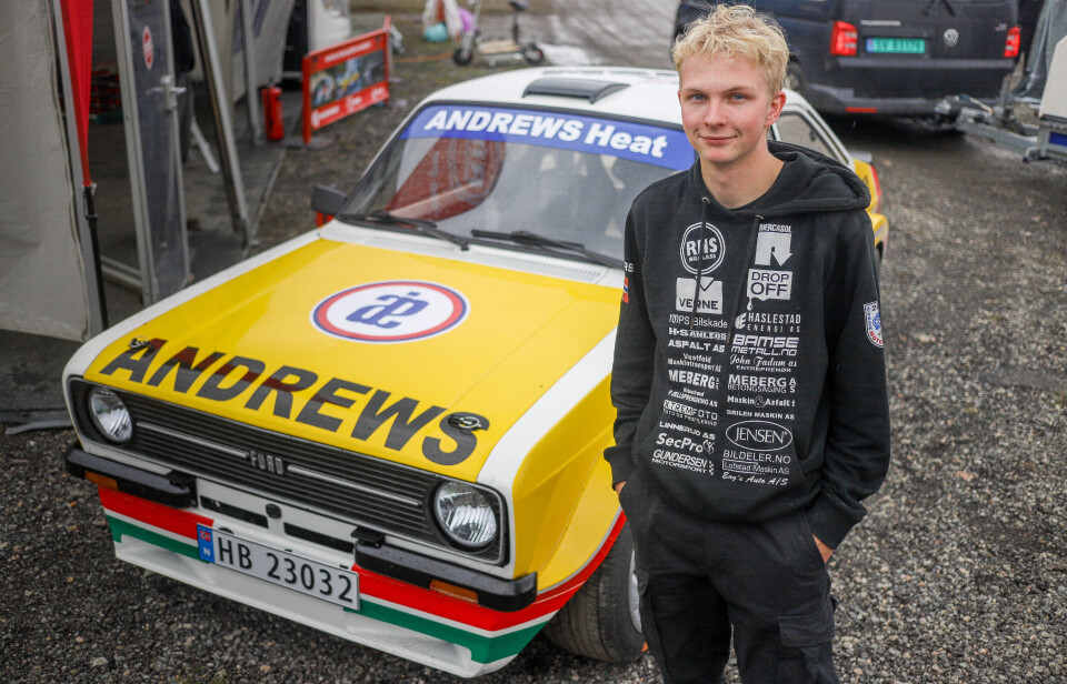 Marius Solberg Hansen med sin nybygde Ford Escort for Rally Legend.