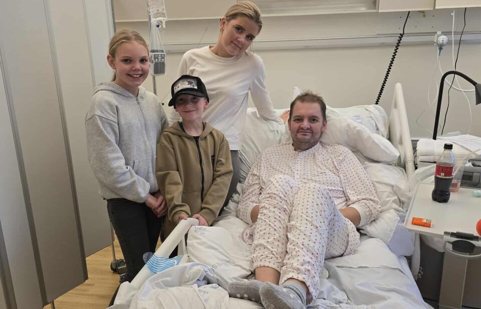 Sykehusoppholdet har foregått i godt og vel en måned. Selv ønsket ikke Richard å ha mye besøk og kontakt med omverdenen i den tøffe situasjonen han var i etter å ha kommet ut fra den verste kritiske fasen. Men er det noen døren alltid stod åpen for, så var det barna Martha Olivia (11), Karsten Olenius (7) og Kaja Emilie (16).