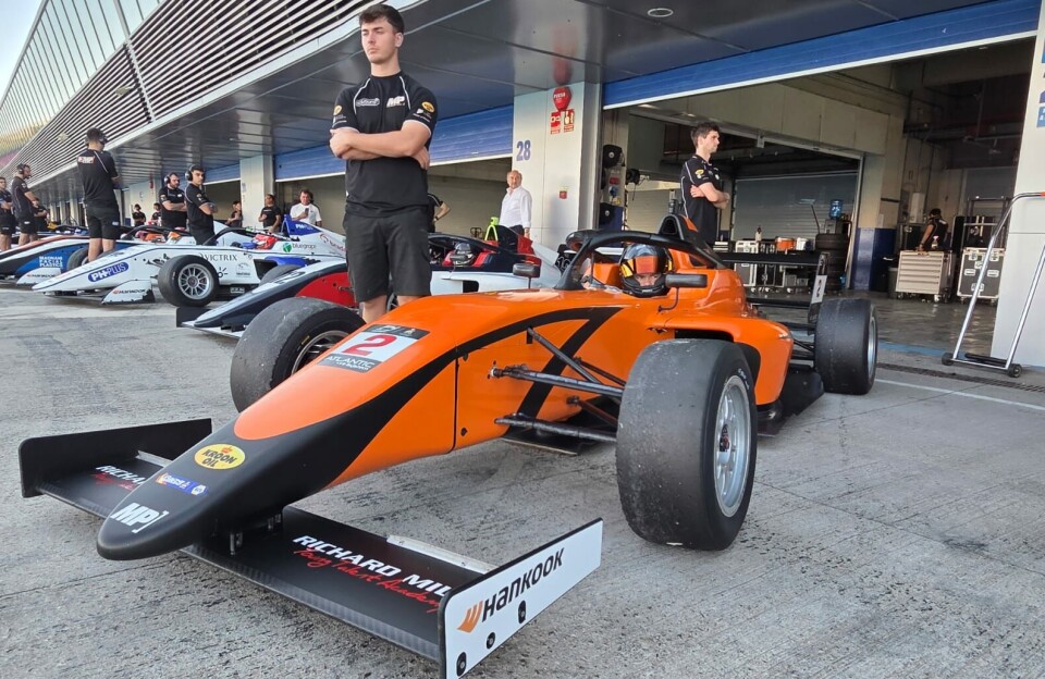 På Jerez forrige uke fikk Vegard Klemetsen teste for selveste MP Motorsport. Og i forhandlingene for neste år er det ingen ringere enn All Road Management som vil bistå ham i jakten på det beste, og eventuelt billigste, setet.